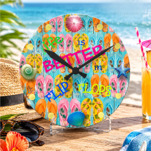 Das Leben ist besser im Flip Flops Strandhaus Runde Wanduhr