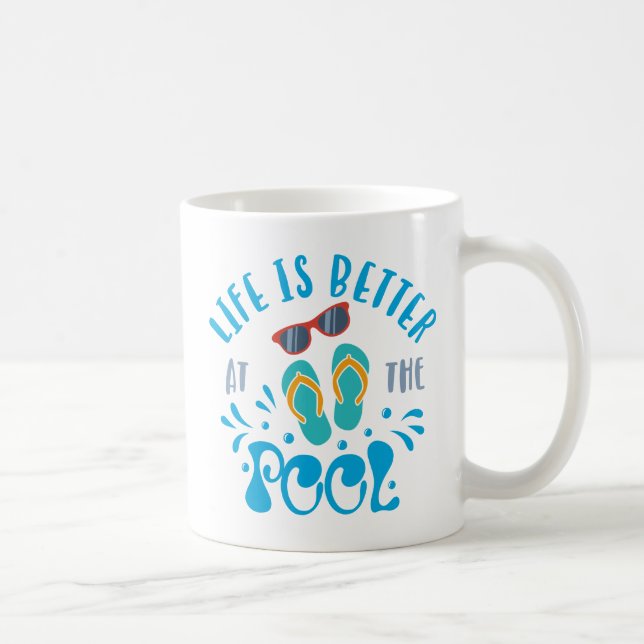 Das Leben ist besser im Pool schönes Sommerdesign Kaffeetasse (Rechts)