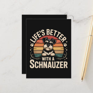 Das Leben ist besser mit einem Schnauzer Ankündigungspostkarte