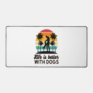Das Leben ist besser mit Hunden Retro Sunset Mann  Schreibtischunterlage