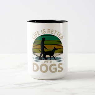 Das Leben ist besser mit Retro-Silhouette-Hunden K Zweifarbige Tasse