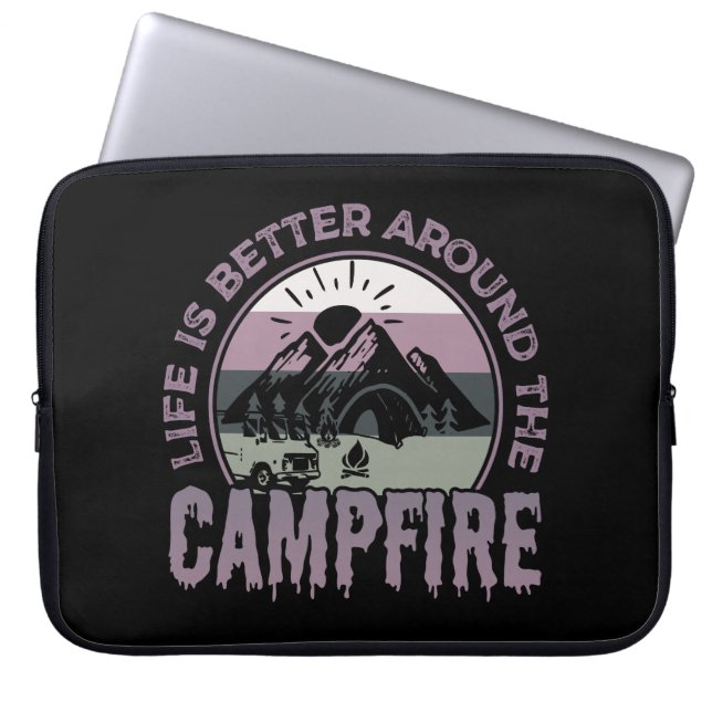 Das Leben ist besser um das Campfire Camping Gesch Laptopschutzhülle (Vorderseite)