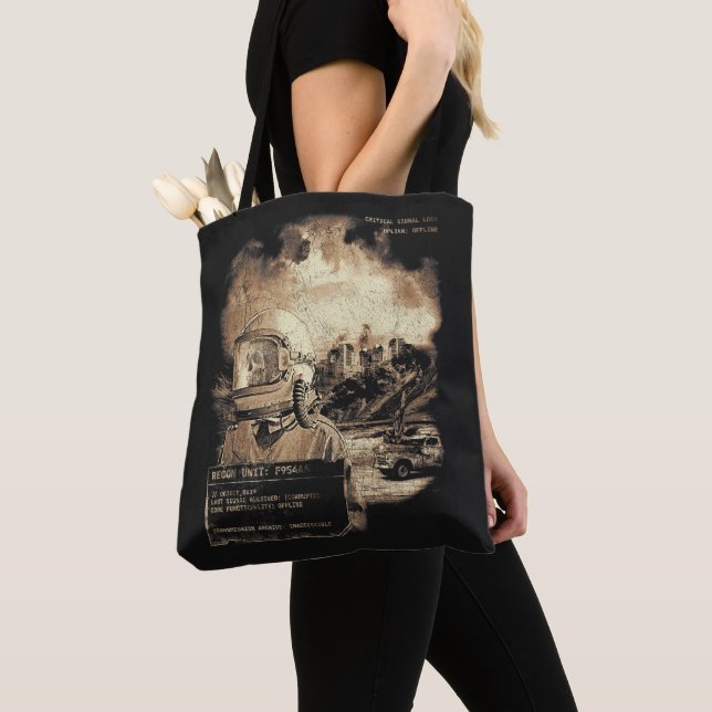 Das letzte Signal - Techno-Dystopian Streetwear Tasche (Von Nahem)