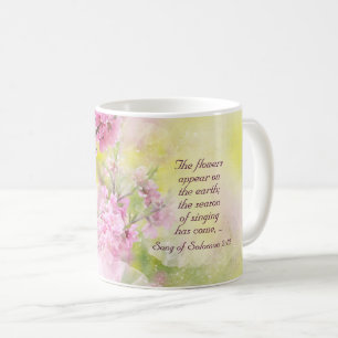 Das Lied von Solomon 2:12 Blume erscheint auf der  Kaffeetasse