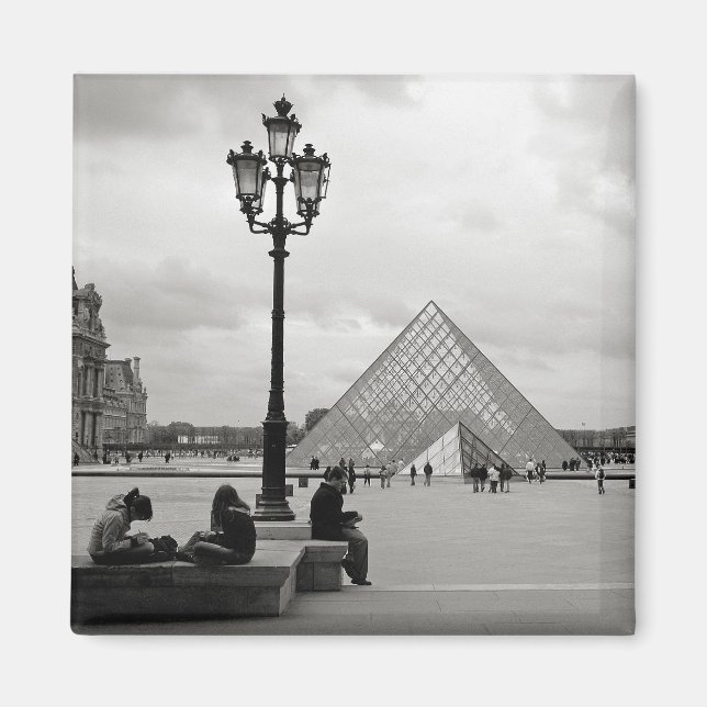 Das Louvre Glass Pyramid Magnet (Vorne)