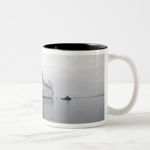 Das Militärsealift-Befehlskrankenhausschiff Zweifarbige Tasse