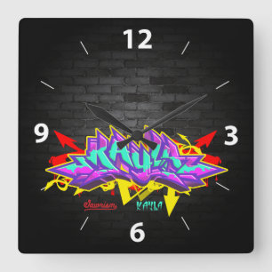 Das NamensKayla in den Graffiti Quadratische Wanduhr