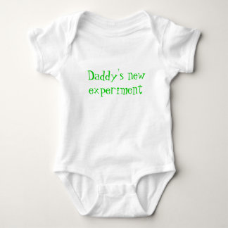 Das neue Experiment des Vatis Baby Strampler