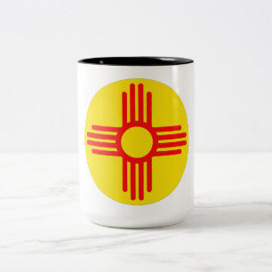 Das neue mexikanische Zia-Sun-Symbol Zweifarbige Tasse