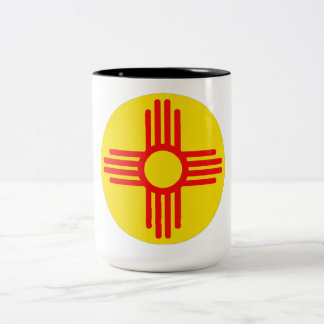 Das neue mexikanische Zia-Sun-Symbol Zweifarbige Tasse