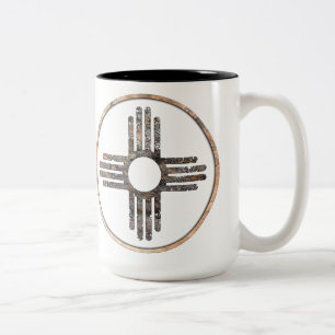 Das neue mexikanische Zia-Sun-Symbol Zweifarbige Tasse