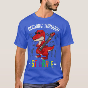 Das Niedliche Dino in der Schule geht zurück bis z T-Shirt