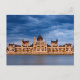 Das Parlaments gebäude in Budapest an der Donau Po Postkarte