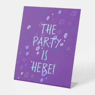 "Das Party ist hier!" Lila Leopard Print Party Sockelschild