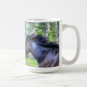 Das Percheron Pferd Foto läuft auf schwarzem Thoro Kaffeetasse
