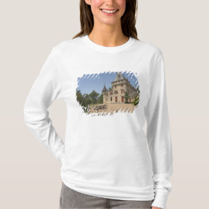 Das prächtige Schloss Chateau de Pressac und der G T-Shirt
