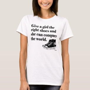 Das richtige Paar Schuhe T-Shirt