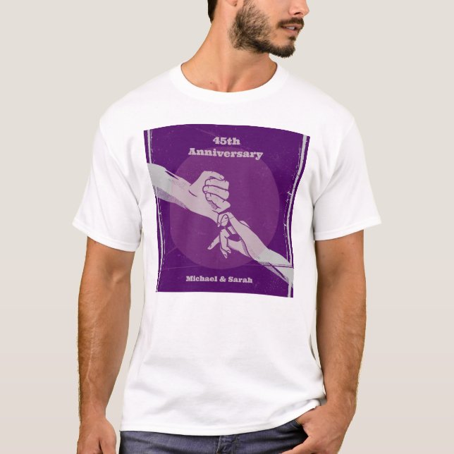 Das romantische Ehepaar Customiz hält Händchen T-Shirt (Vorderseite)