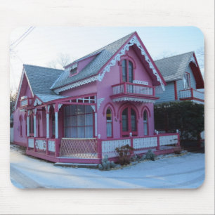 Das Rosa Haus im Schnee - Martha's Vineyard Mousepad