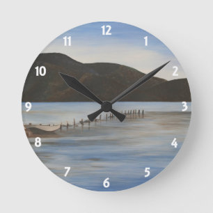 Das ruhige Wasser der Akyaka Landschaft Kunst Runde Wanduhr