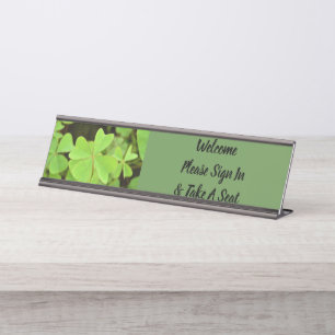 Das Schicksal der Schreibtischnamensplakette