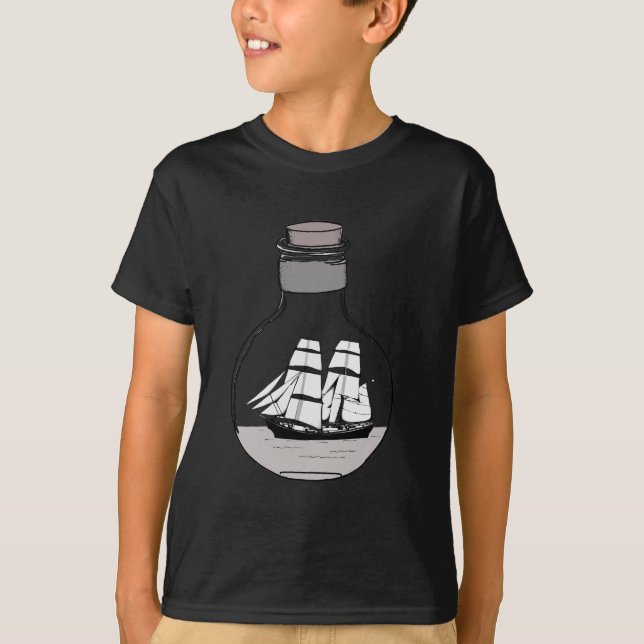 Das Schiff in der Glühlampe T-Shirt (Vorderseite)
