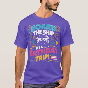 Das Schiff nimmt seinen Geburtstag mit einer Kreuz T-Shirt