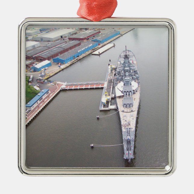Das Schlachtschiff New Jersey von oben Ornament Aus Metall (Vorne)