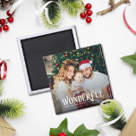 Das schönste Weihnachtsfest im Foto Magnet<br><div class="desc">Mit diesem individuell anpassbaren Weihnachtsmagneten mit der Beschriftung "Es ist die schönste Zeit des Jahres" können Sie den Feiertagssjubeln ausbreiten. Fügen Sie ein Foto Ihrer Lieblingsfamilie hinzu,  um einen einzigartigen Sake zu kreieren und lassen,  dass der Urlaub beginnt.</div>