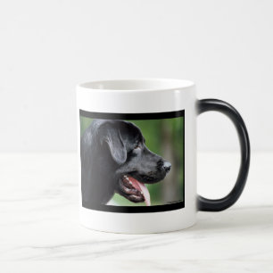 Das schwarze Labrador Verwandlungstasse