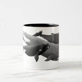 Das Schwimmen von Walen illustriert Kunstwale Zweifarbige Tasse