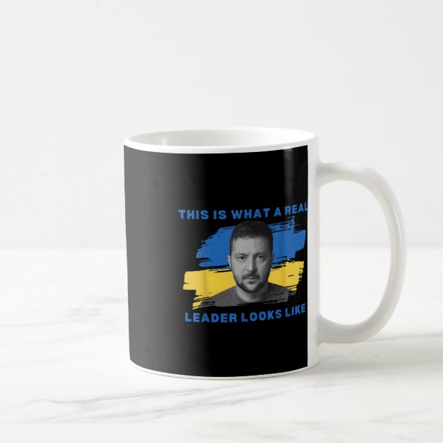 Das sieht ein echter Führer aus, als würde Zele un Kaffeetasse (Rechts)