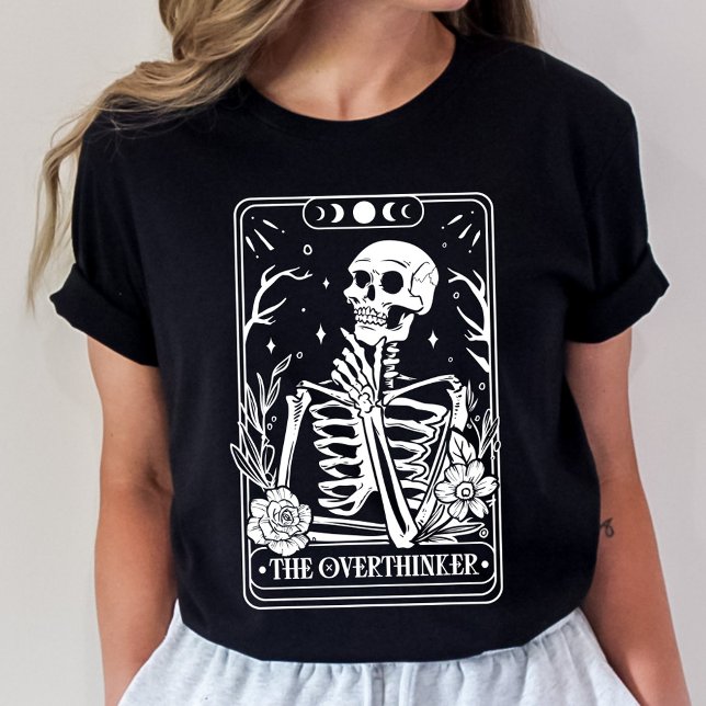 Das Skelett des Overthinker-Tarots T-Shirt (Von Creator hochgeladen)
