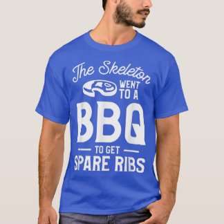 Das Skelett ging in eine GRILLEN, um sich den Ripp T-Shirt