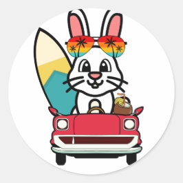 Das sonnige weiße Kaninchen fährt zum Strand Runder Aufkleber