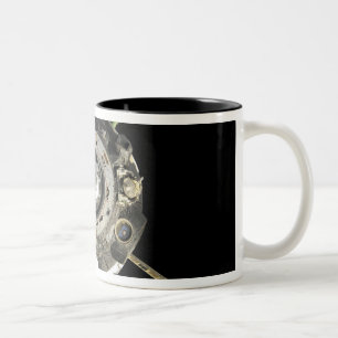Das Soyuz TMA-17 Raumfahrzeug Zweifarbige Tasse