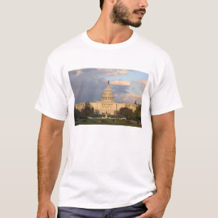Das Staat-Hauptstadts-Gebäude herein T-Shirt