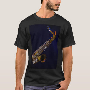 Das T-Shirt der Männer mit Saxophon