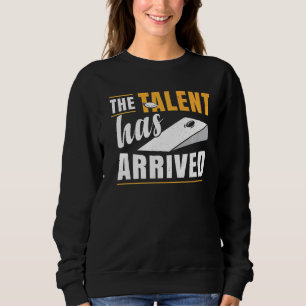 Das Talent hat das Bean Bag Cornhole erreicht Sweatshirt