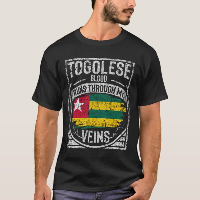Das togoische Blut fließt durch meine Venen T-Shirt (Vorderseite)