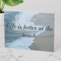 Das türkisblaue Meer ist am Strand besser