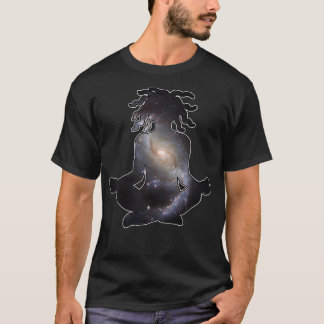 Das Universum innerhalb einer sitzenden Meditation T-Shirt