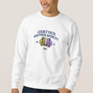 Das Vermächtnis steht vor einer jugendlichen Wagem Sweatshirt