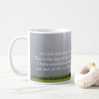 Das Versprechen des Gottes in der Kaffeetasse