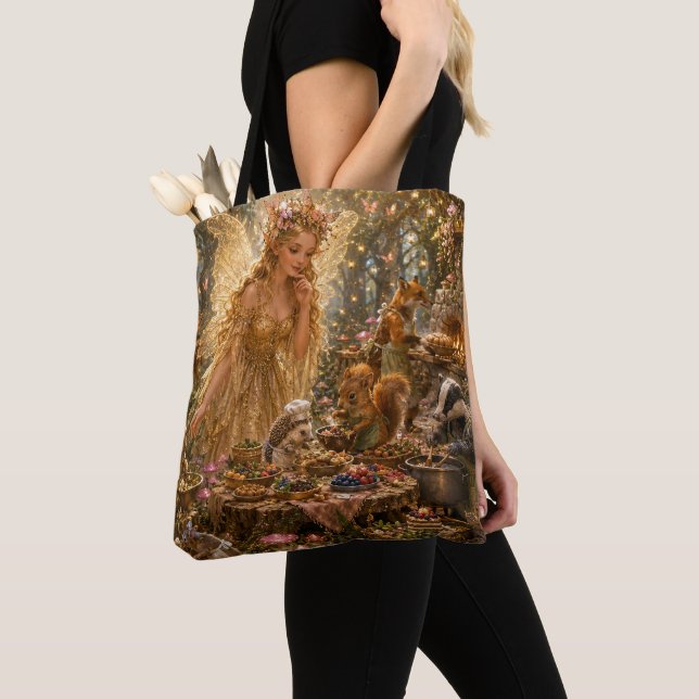 Das verzauberte Waldmahl der Fee Tasche (Von Nahem)