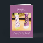 Daughter 9. Geburtstag Crazy Socken Karte<br><div class="desc">Mit dieser niedlichen,  lustigen und farbenfrohen 9. Geburtstagskarte,  die ein kleines Mädchen mit verrückten Socken trägt,  wünschen Sie Ihrer lieblichen Tochter viel Spaß und Verrücktheit. Sie wird bestimmt Spaß daran haben,  diese Karte von dir zu bekommen.</div>