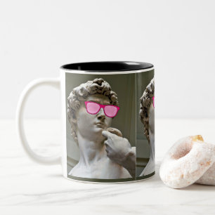 David trägt eine Rose-Brille Zweifarbige Tasse
