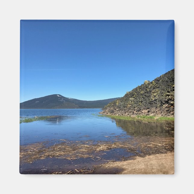 Davis Lake with Lava Rocks, Oregon Magnet (Vorne)