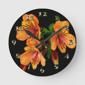 Day Lilies - Orange Blooming Petals Feather Runde Wanduhr