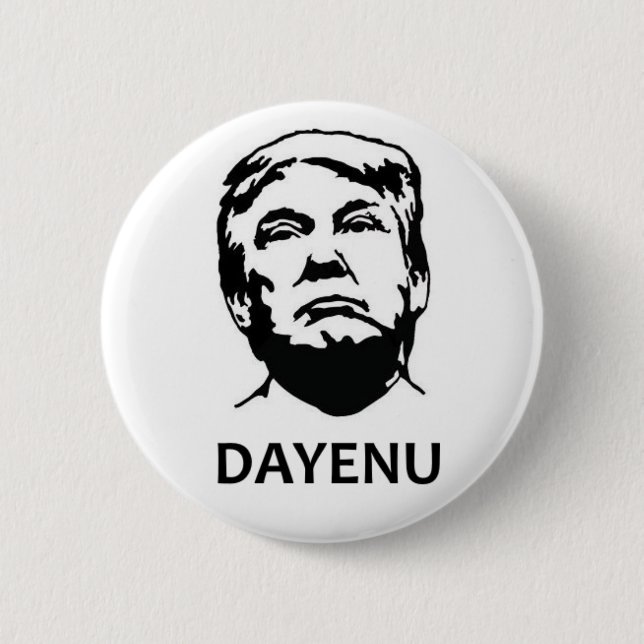Dayenu Trumpf-Knopf Button (Vorderseite)